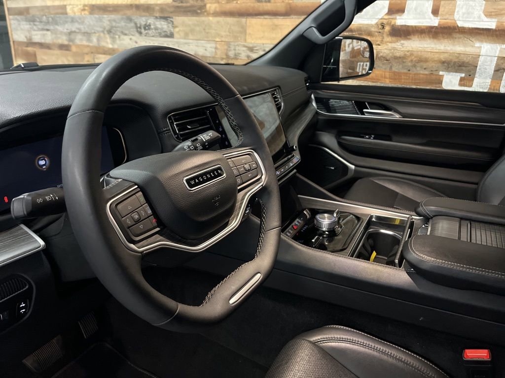 Used 2024 Jeep Wagoneer Series III AWD/4WD image 10