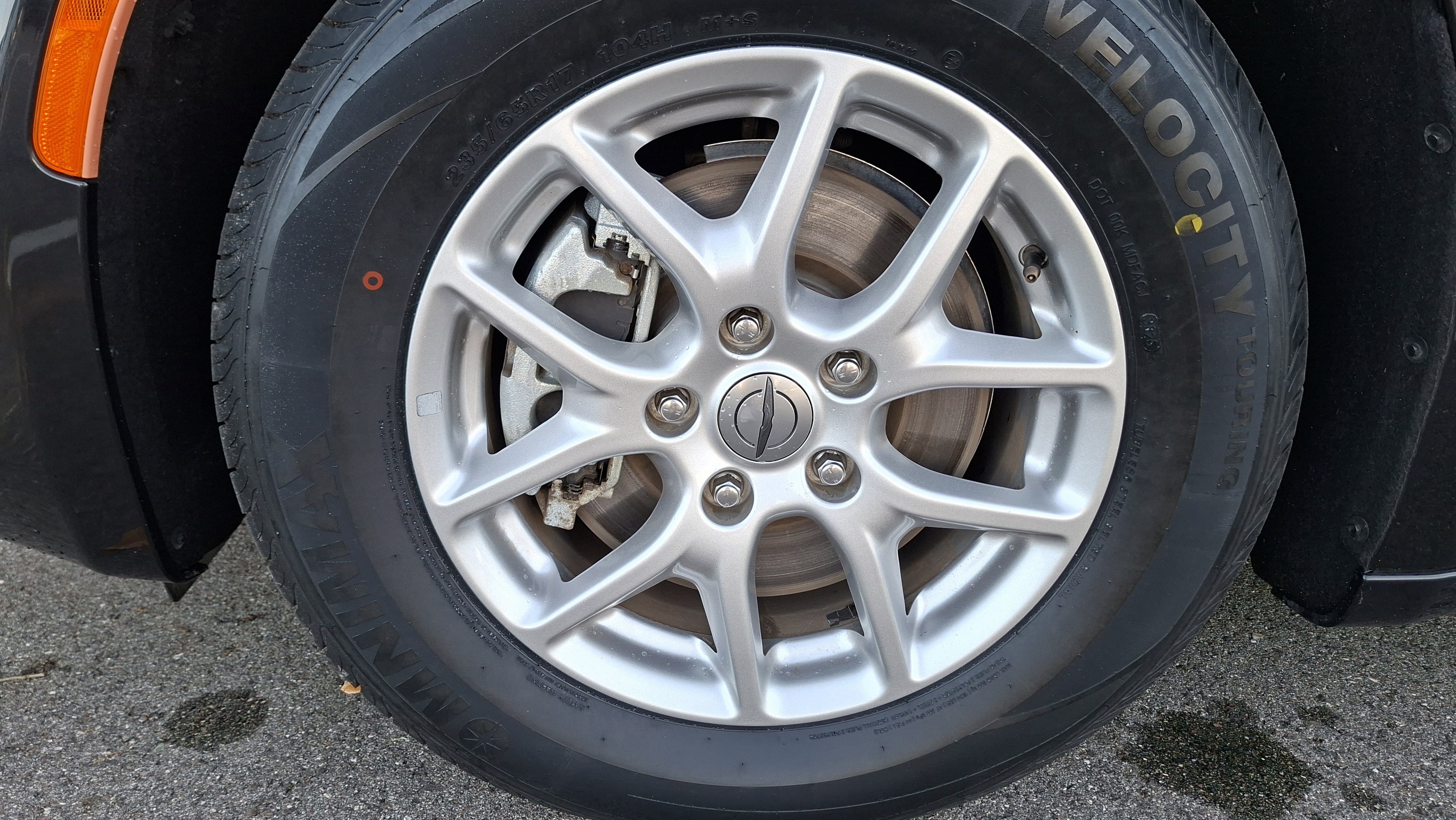 Used 2024 Chrysler Voyager LX image 26