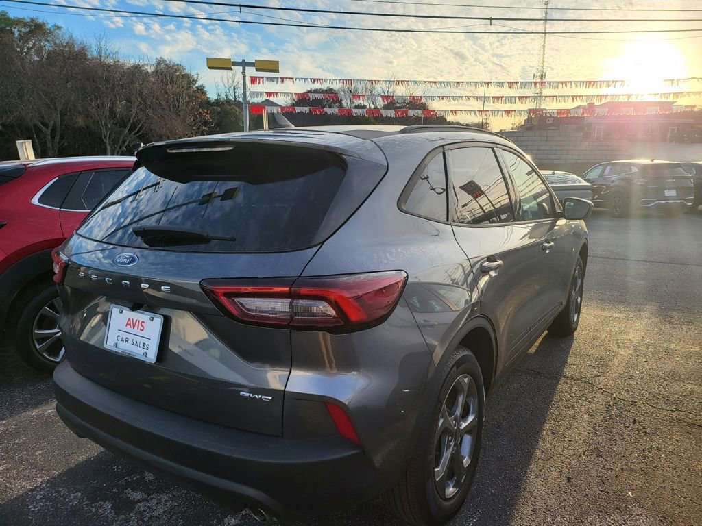 Used 2025 Ford Escape ST-Line image 14
