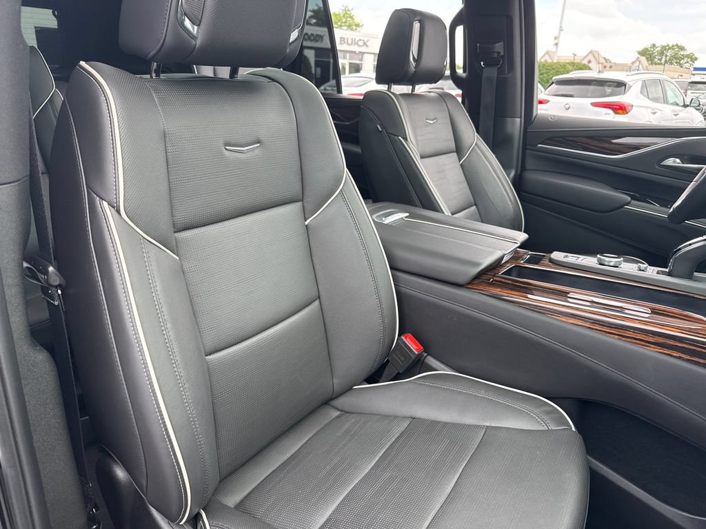 Certified 2024 Cadillac Escalade Premium Luxury w/ Performance Package AWD/4WD image 38