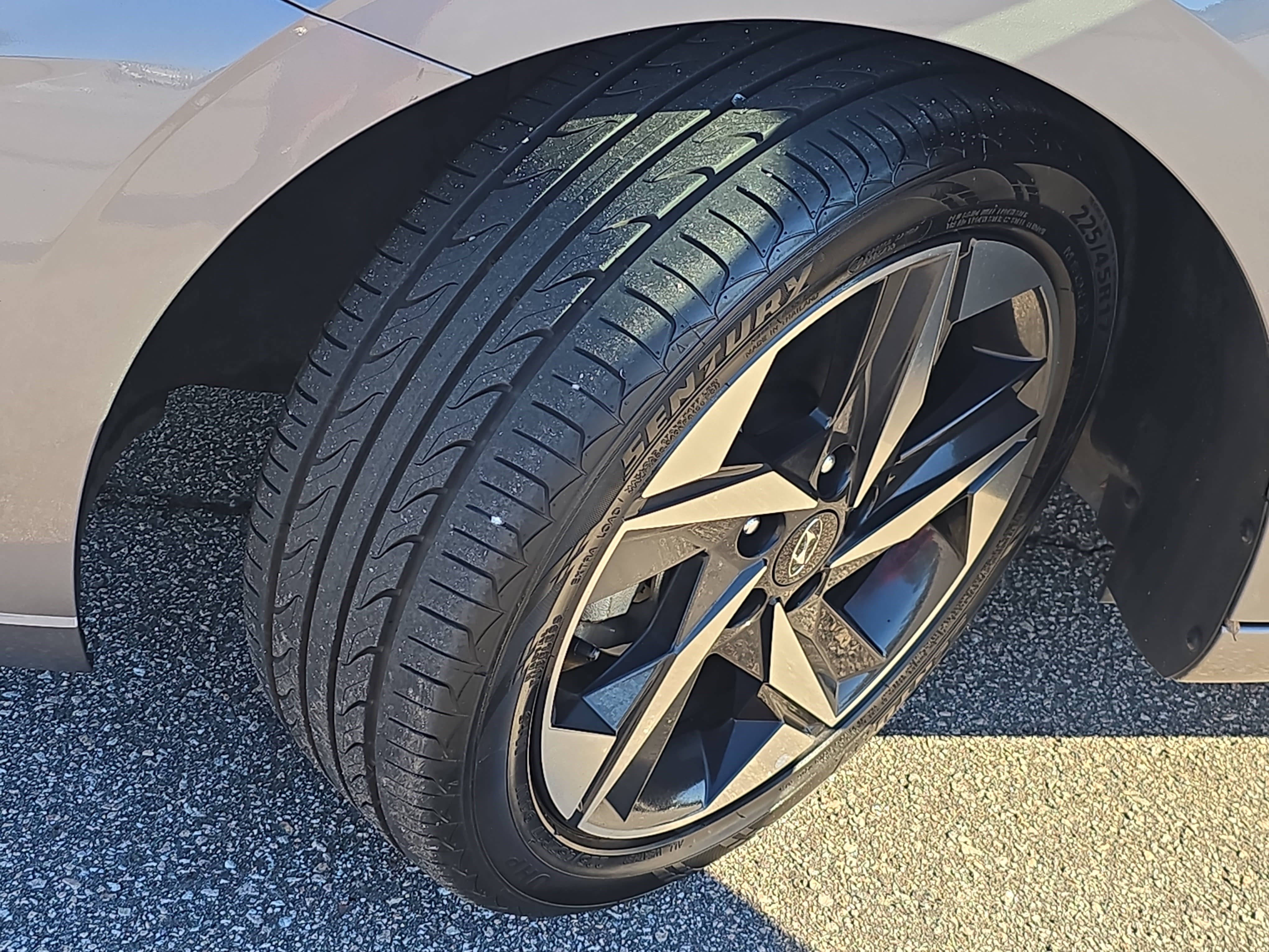 Used 2023 Hyundai Elantra SEL w/ Convenience Package image 32