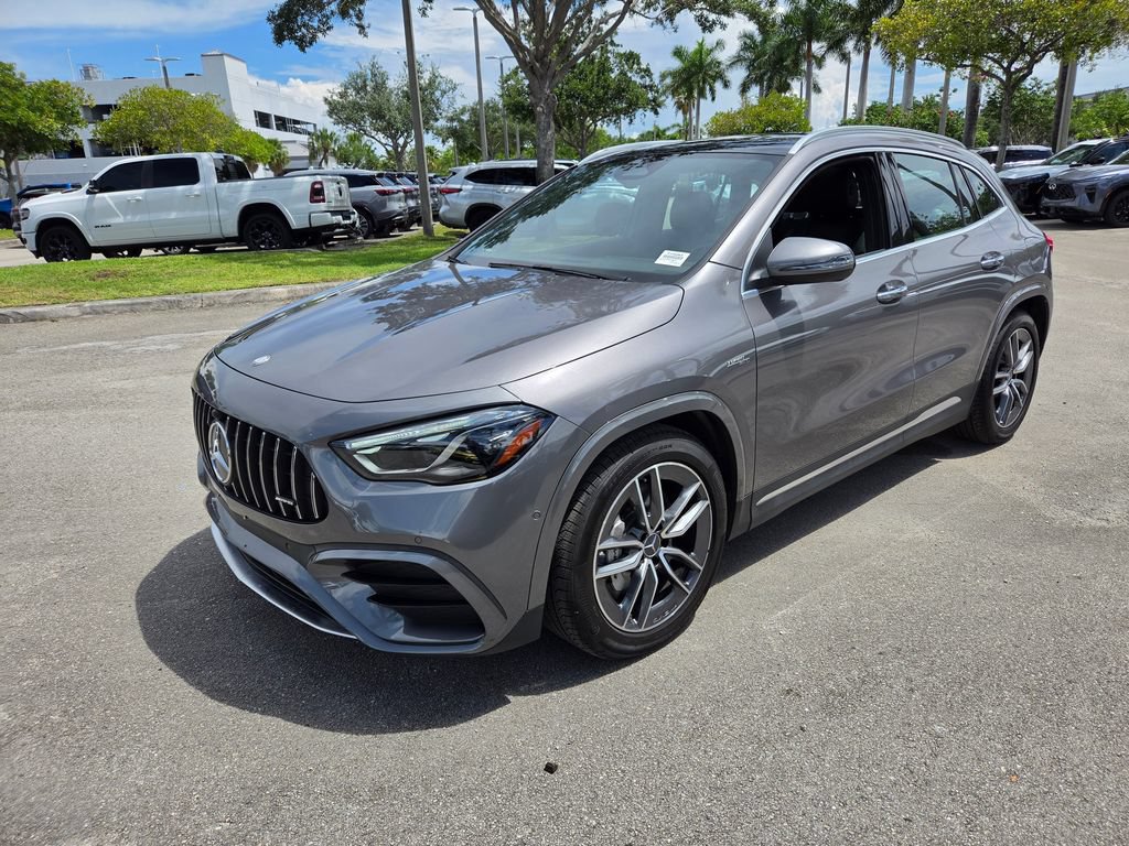 Used 2025 Mercedes-Benz GLA 35 AMG 4MATIC w/ Exclusive Trim Package image 16