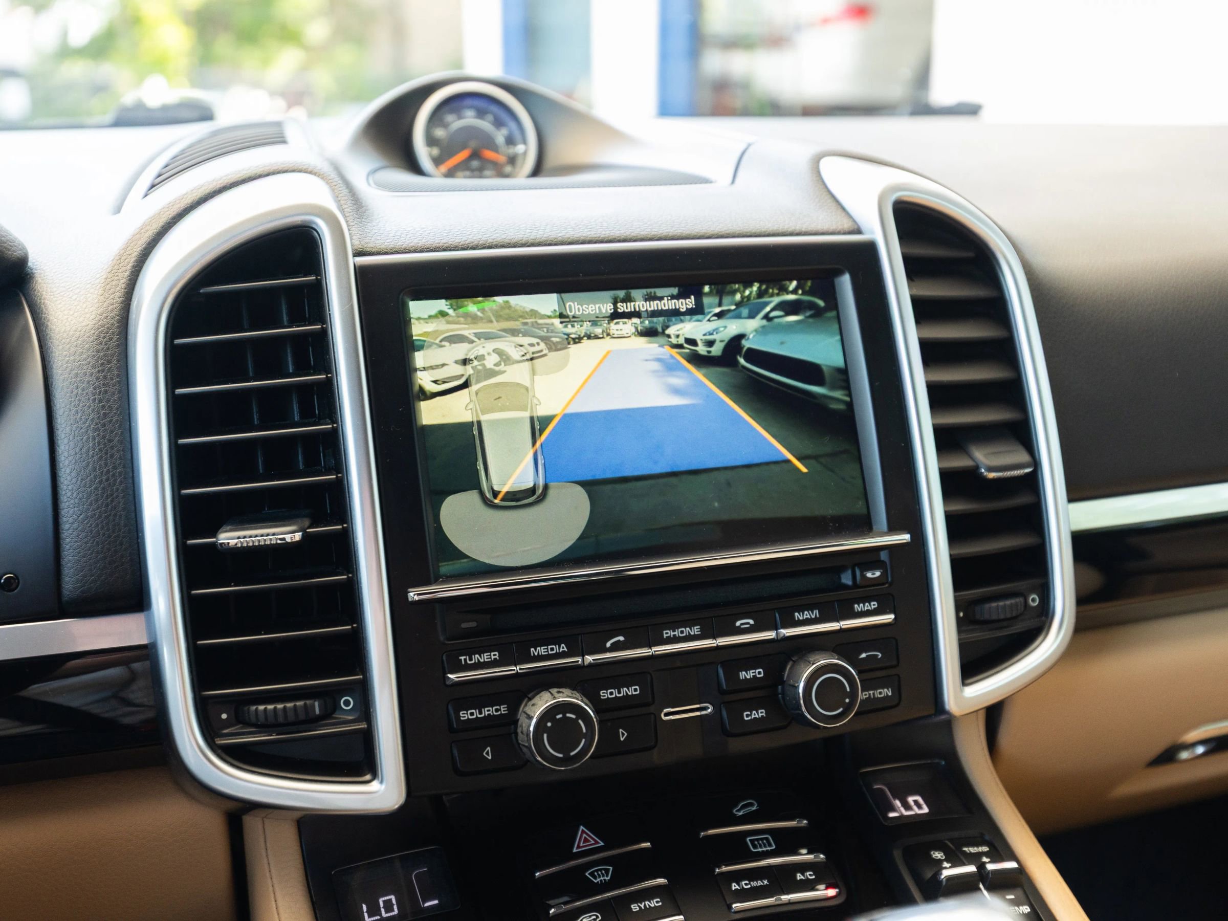 Used 2016 Porsche Cayenne AWD/4WD image 34