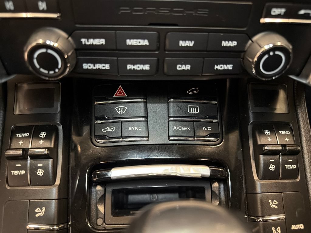 Used 2018 Porsche Cayenne Platinum Edition AWD/4WD image 21