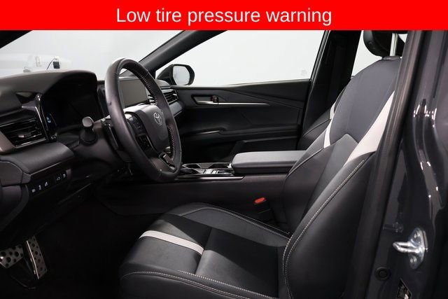 Used 2025 Toyota Camry SE image 13