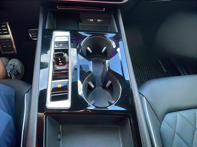 Used 2024 Volkswagen Atlas Cross Sport SEL Premium R-Line image 25