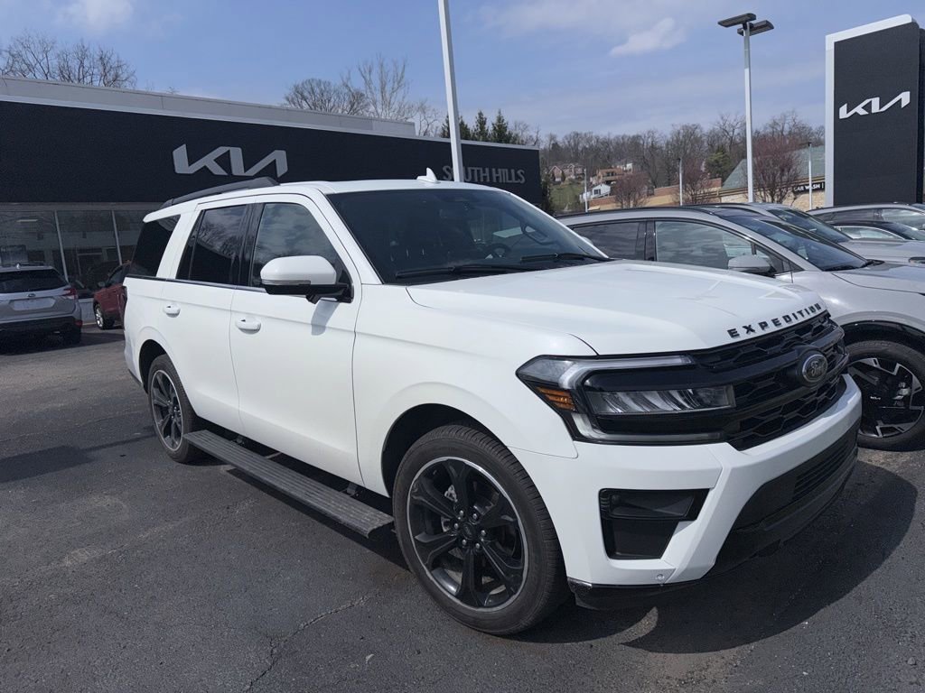 Used 2024 Ford Expedition Limited image 24