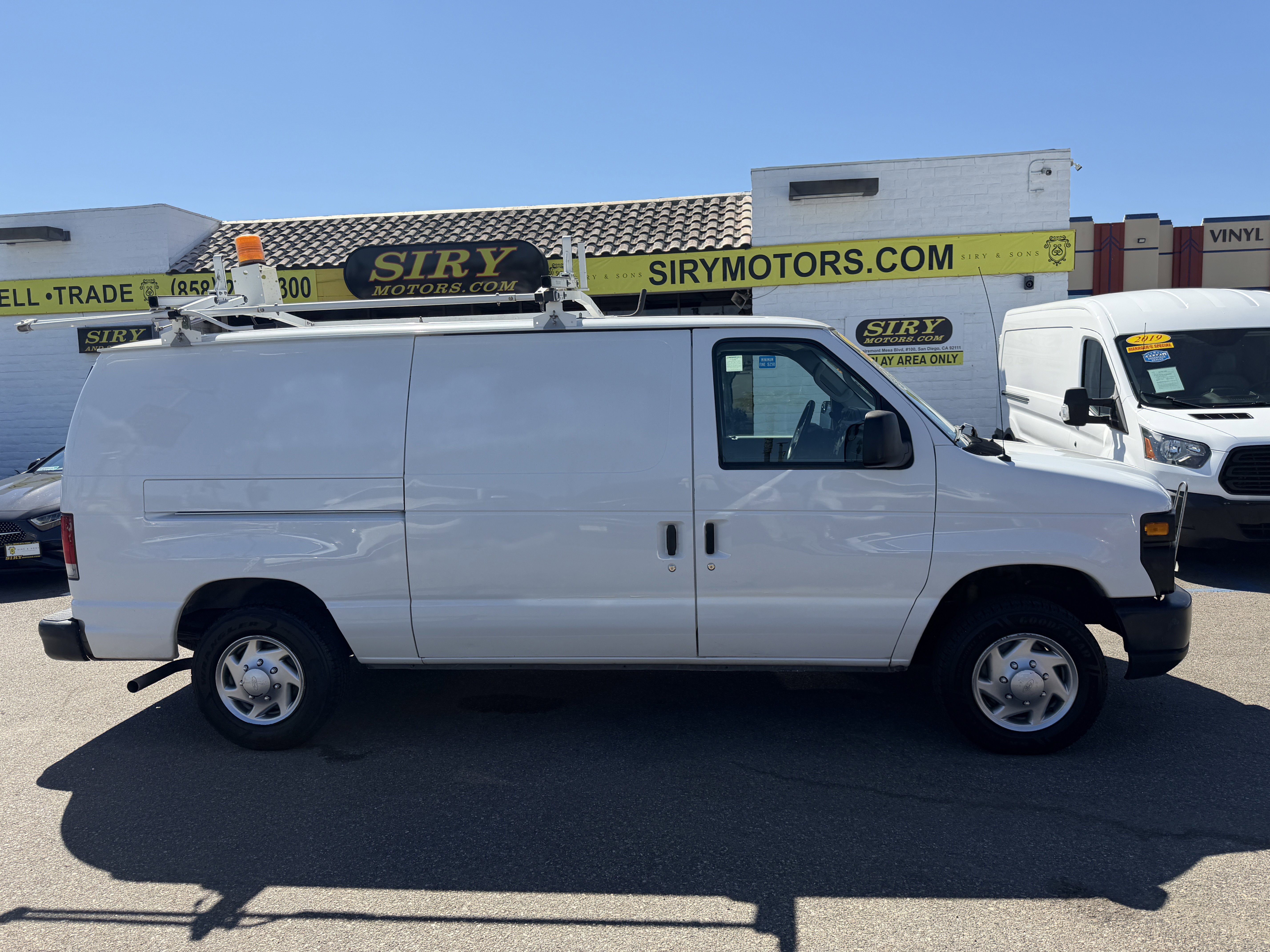 Used 2013 Ford E-150 and Econoline 150 RWD image 2
