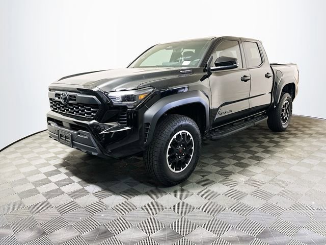 Used 2025 Toyota Tacoma TRD Off-Road w/ TRD Off Road Upgrade Package AWD/4WD image 5