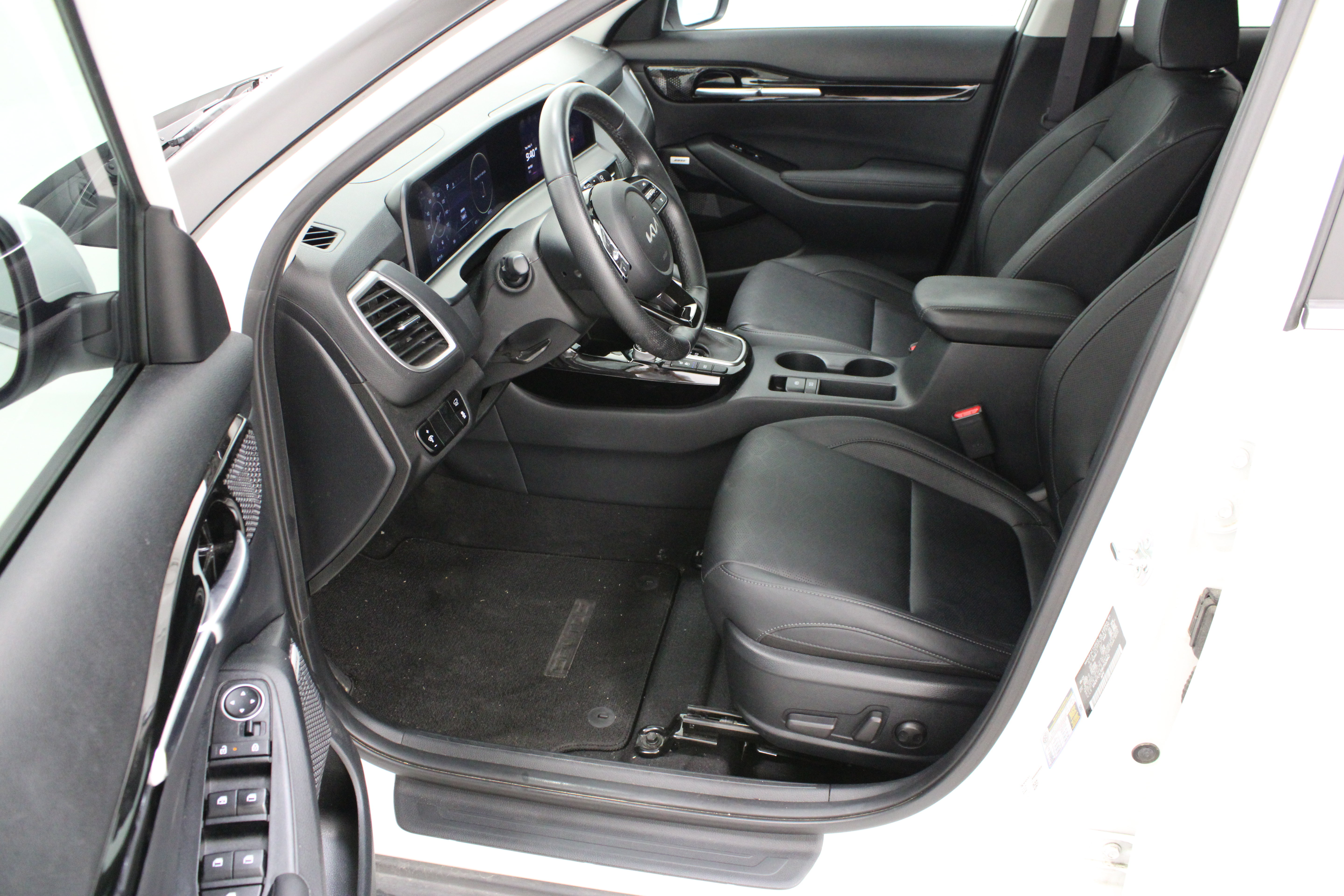 Used 2024 Kia Seltos SX w/ SX Sunroof Package AWD/4WD image 15