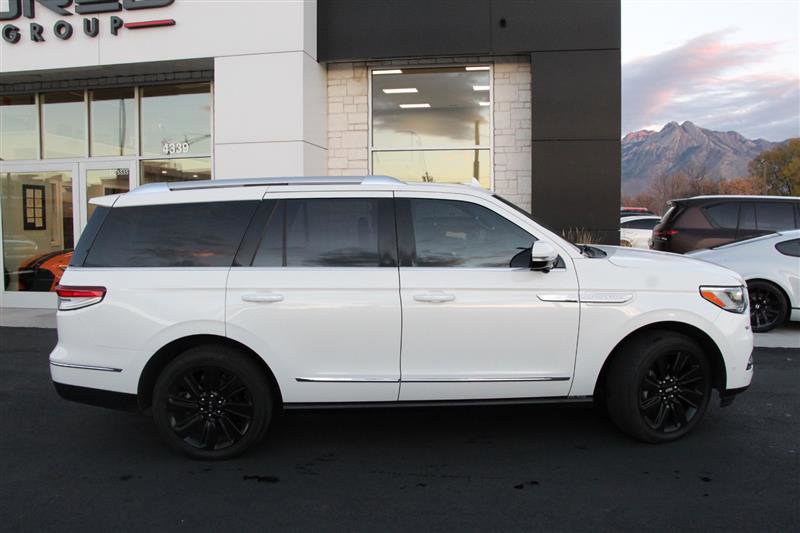 Used 2022 Lincoln Navigator Reserve image 9