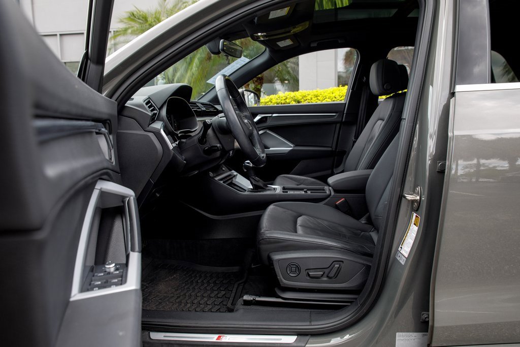 Used 2020 Audi Q3 2.0T Premium w/ Convenience Package image 24