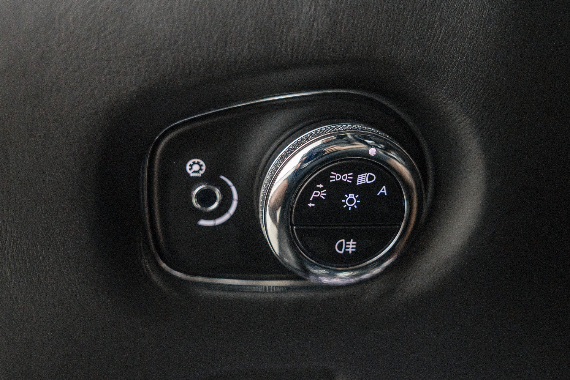 Used 2019 Aston Martin DBS Superleggera RWD image 26