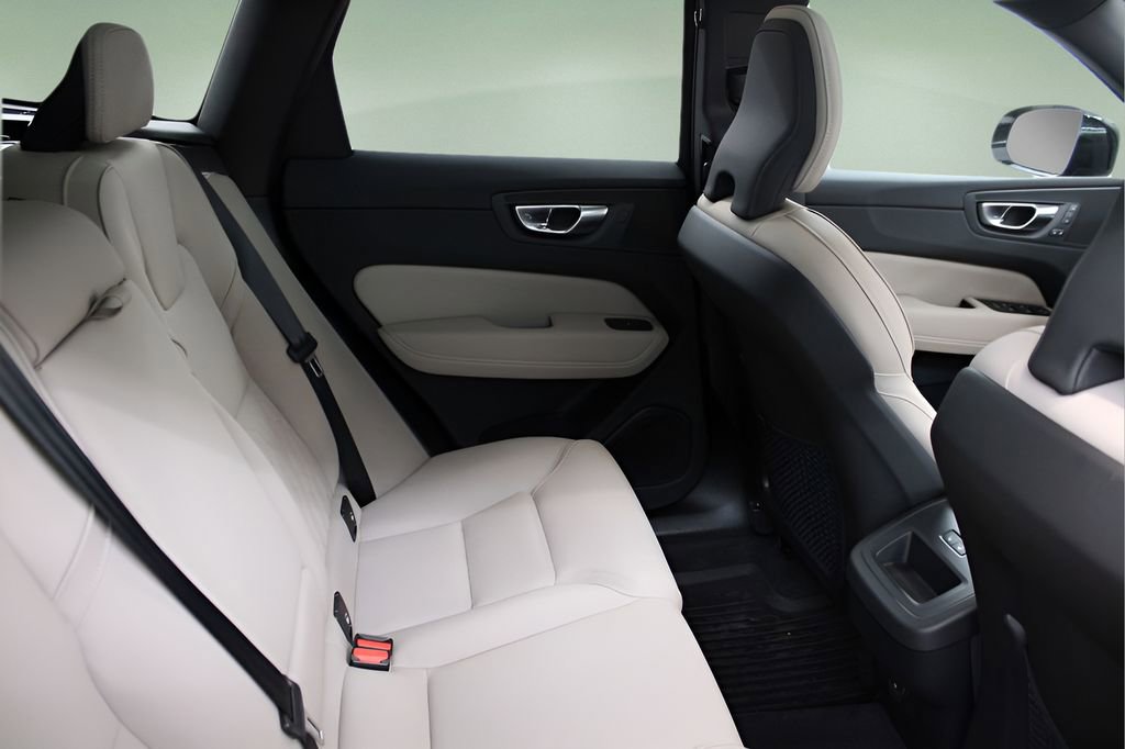 New 2026 Volvo XC60 B5 Core w/ Protection Package Premier image 29