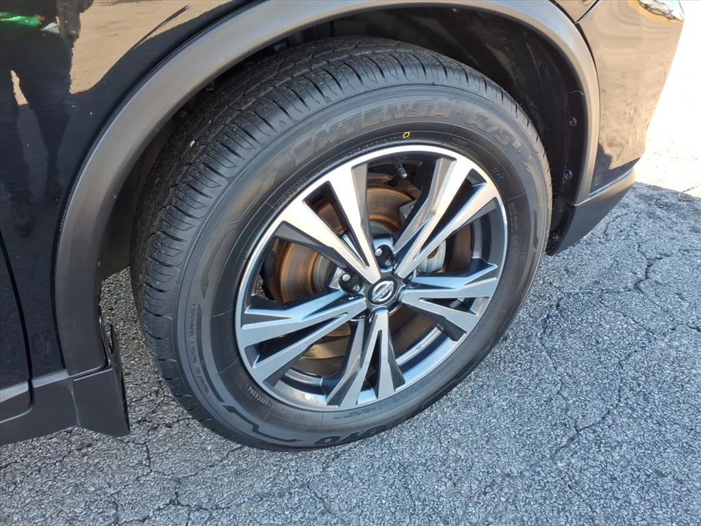 Used 2017 Nissan Rogue SL w/ SL Premium Package image 9