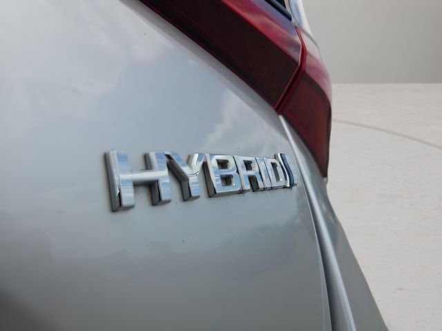 Used 2020 Toyota Prius LE FWD image 18