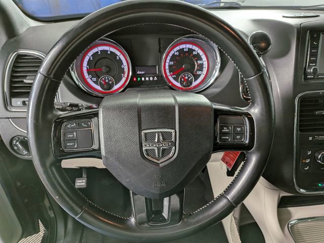 Used 2020 Dodge Grand Caravan SXT image 13