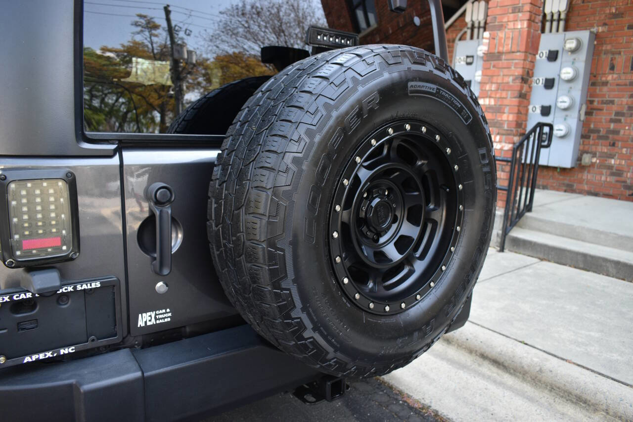 Used 2018 Jeep Wrangler Unlimited Sport S image 28