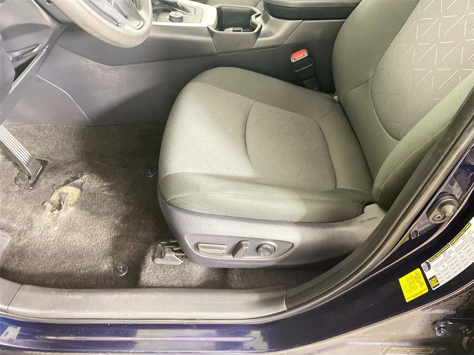 Used 2024 Toyota RAV4 XLE AWD/4WD image 20