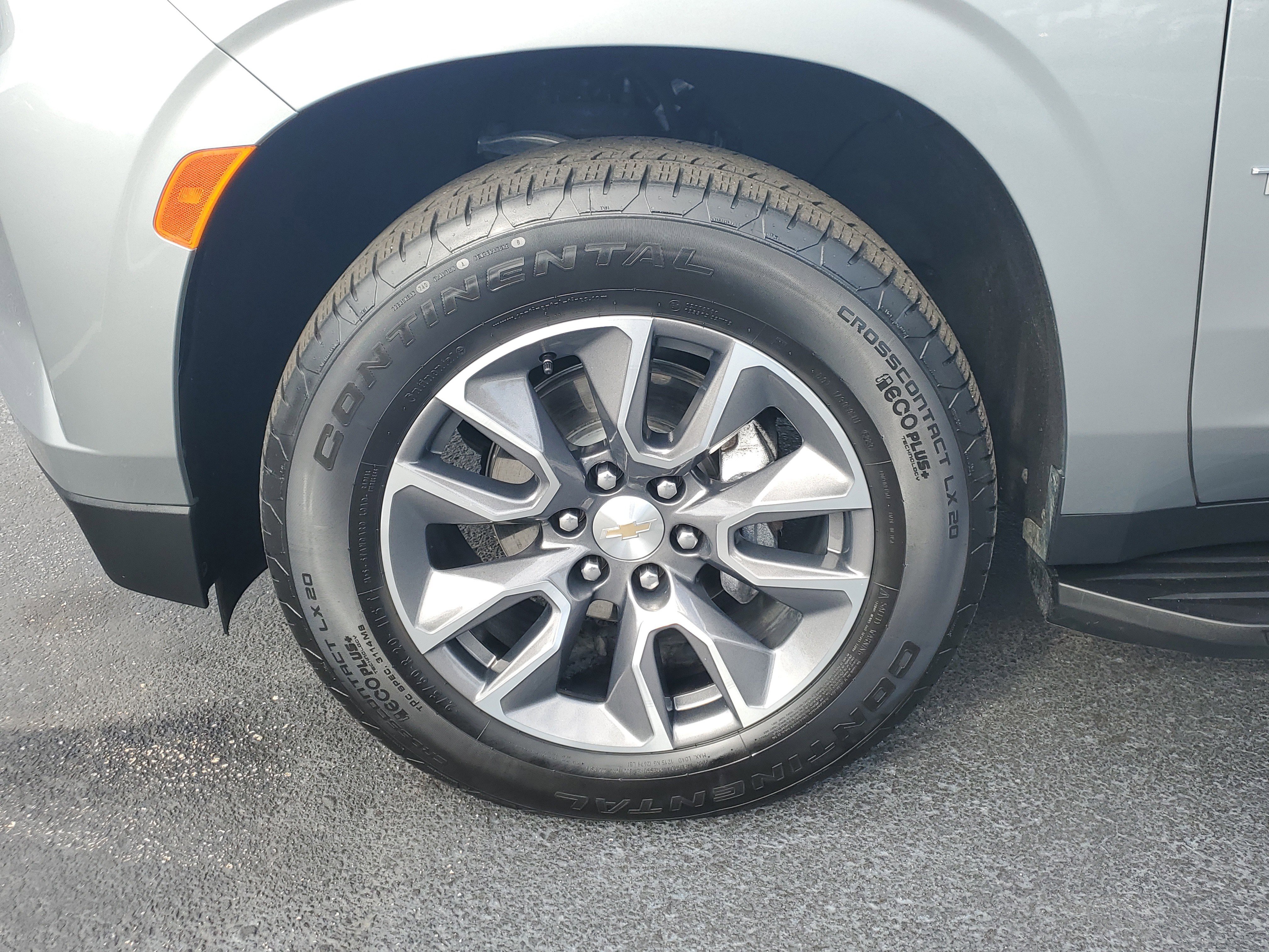 Used 2024 Chevrolet Tahoe LT w/ LT Signature Package image 5