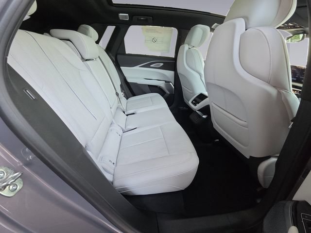 Used 2026 Cadillac Lyriq Premium Luxury w/ LPO, Floor Liner Package AWD/4WD image 18