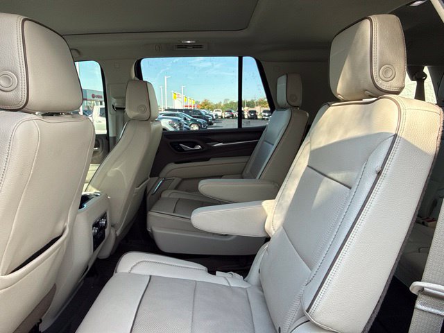 Used 2021 GMC Yukon Denali w/ Denali Premium Package AWD/4WD image 12