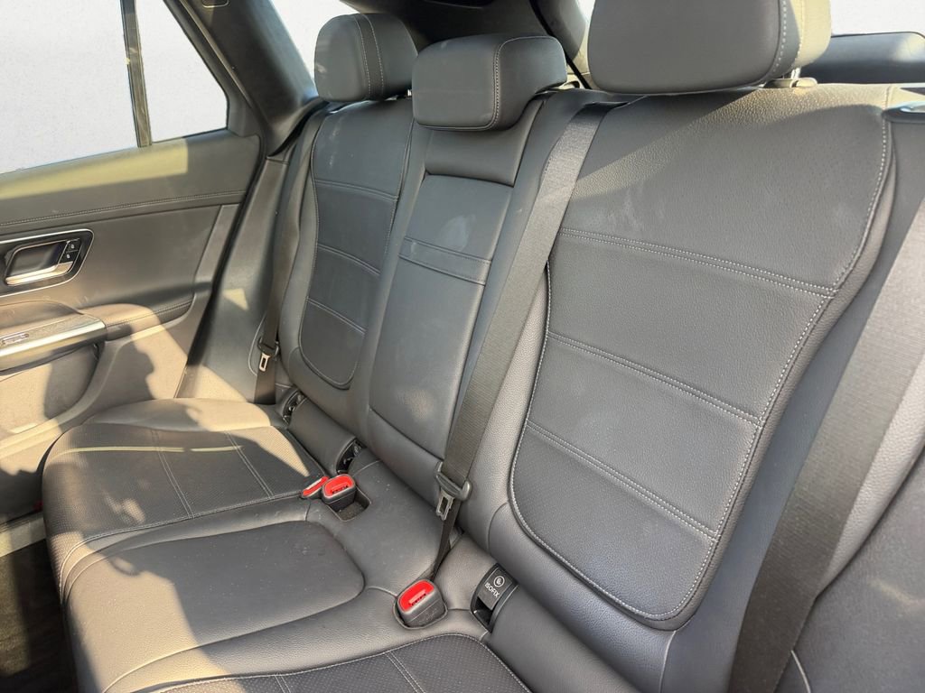 Used 2024 Mercedes-Benz GLC 300 image 13