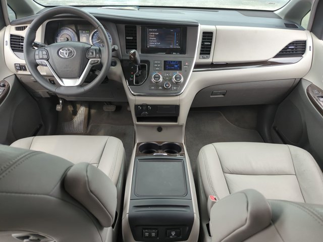 Used 2018 Toyota Sienna XLE AWD/4WD image 18