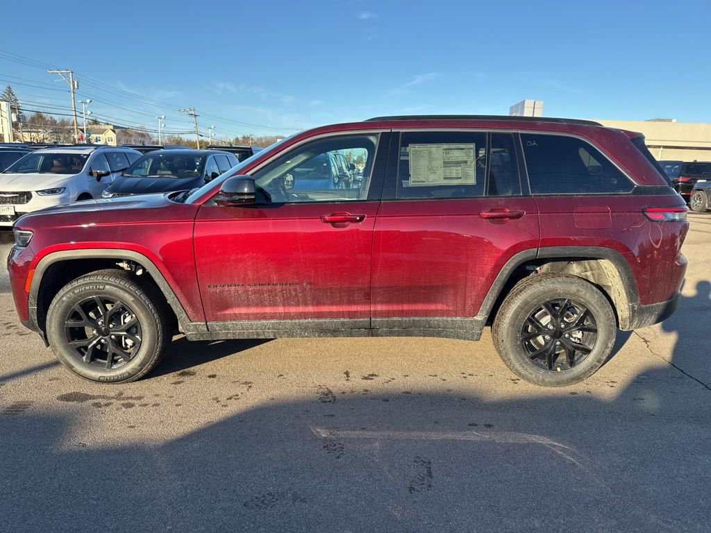 New 2026 Jeep Grand Cherokee Laredo image 2