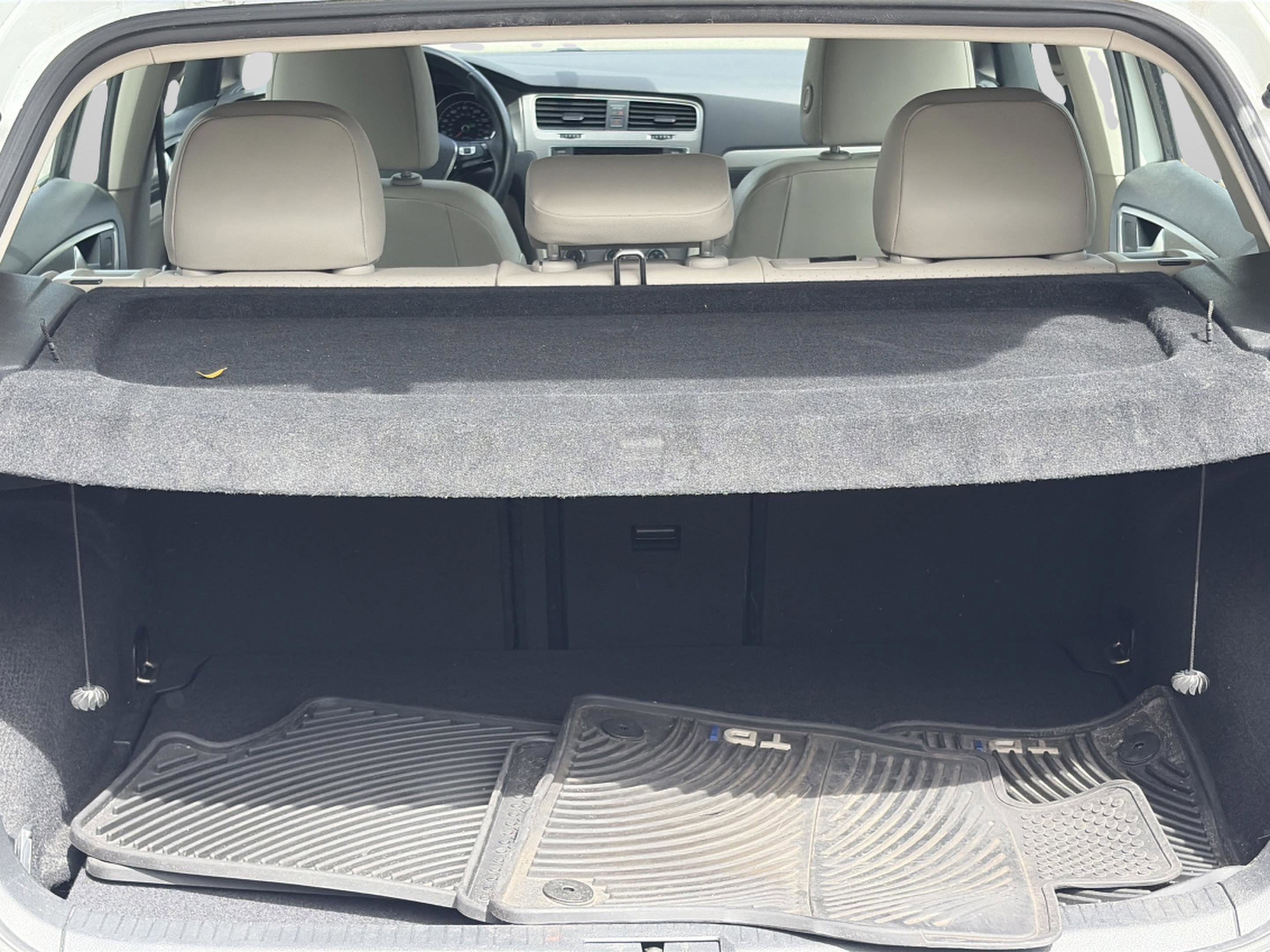 Used 2015 Volkswagen Golf TDI S image 25