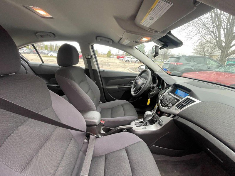Used 2015 Chevrolet Cruze LT FWD image 3