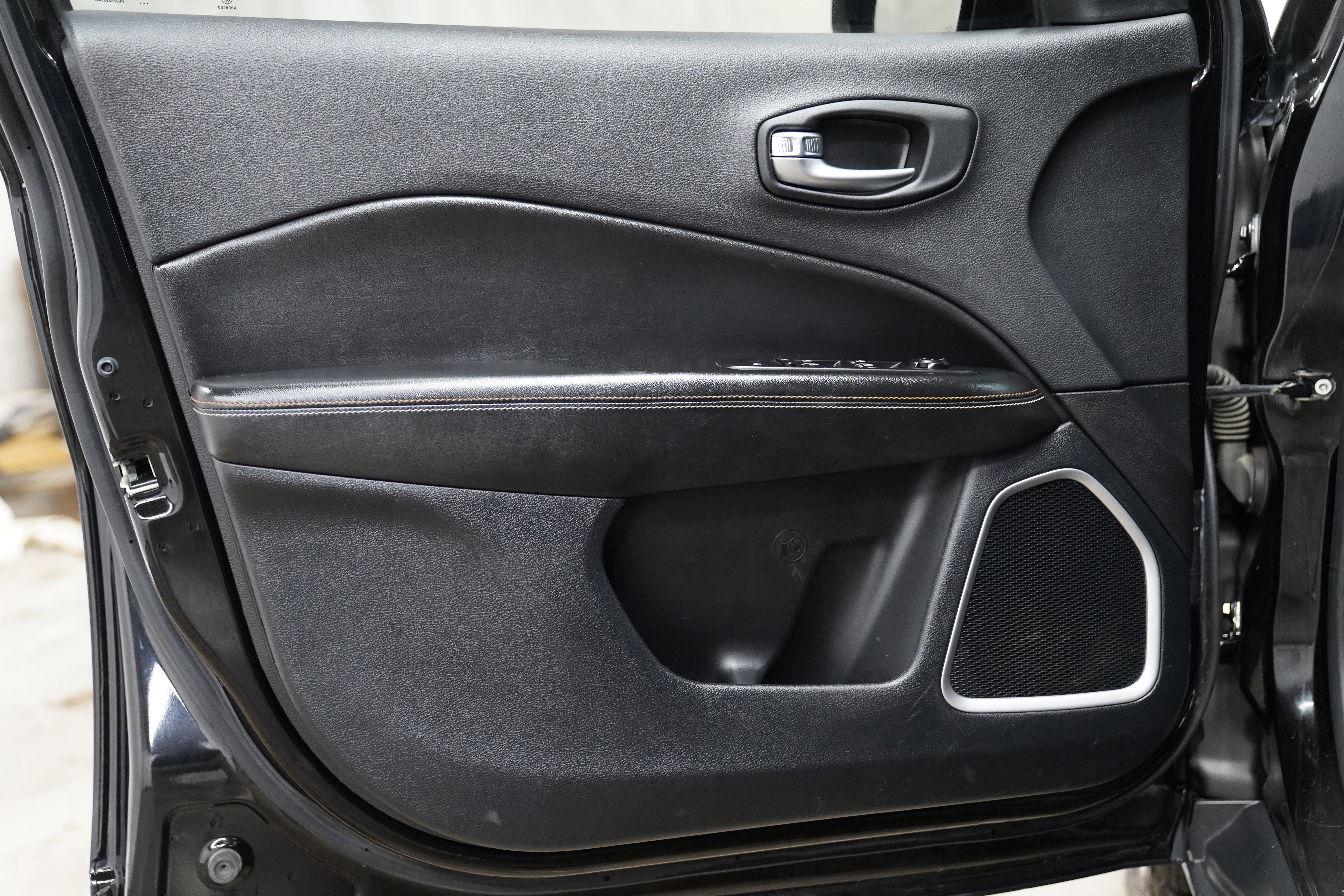 Used 2020 Jeep Compass Latitude w/ Cold Weather Group image 16