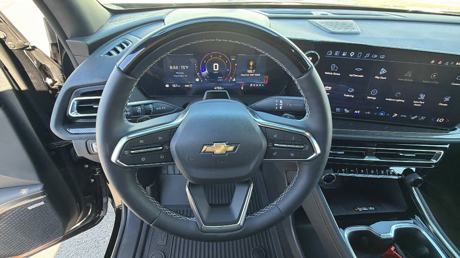 Used 2025 Chevrolet Traverse High Country w/ LPO, Floor Liner Package AWD/4WD image 18