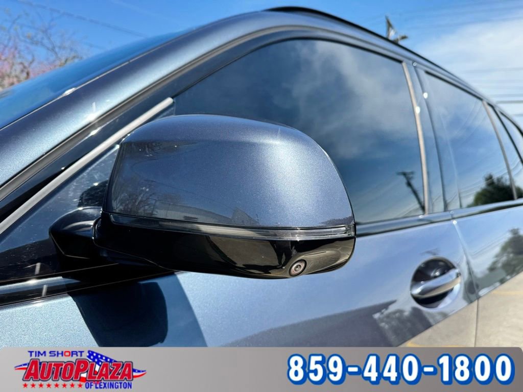 Used 2022 BMW X5 M50i w/ Executive Package image 15