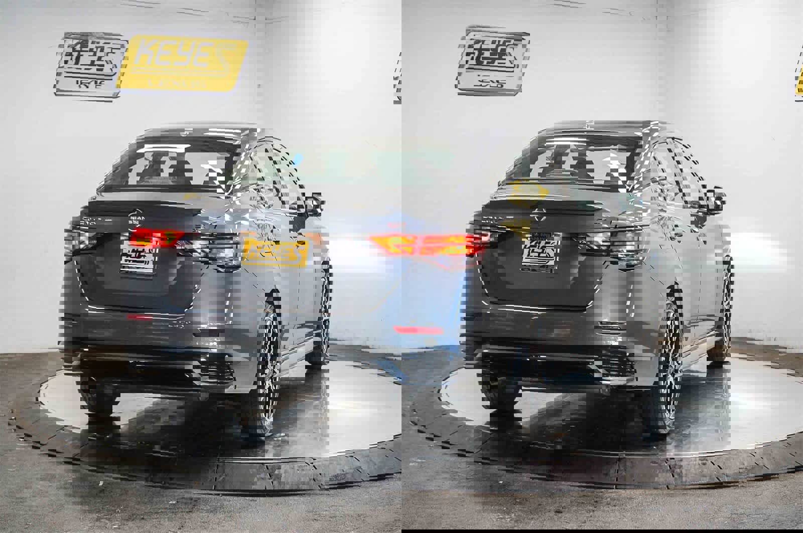 Used 2025 Nissan Sentra SR image 4