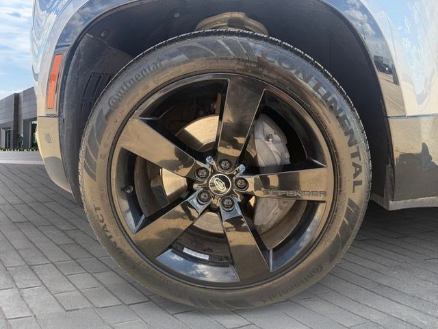 Used 2023 Land Rover Defender 110 X-Dynamic SE AWD/4WD image 9