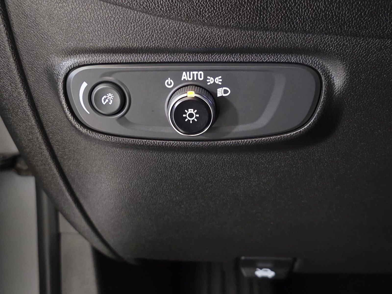 Used 2022 Chevrolet Equinox RS FWD image 33