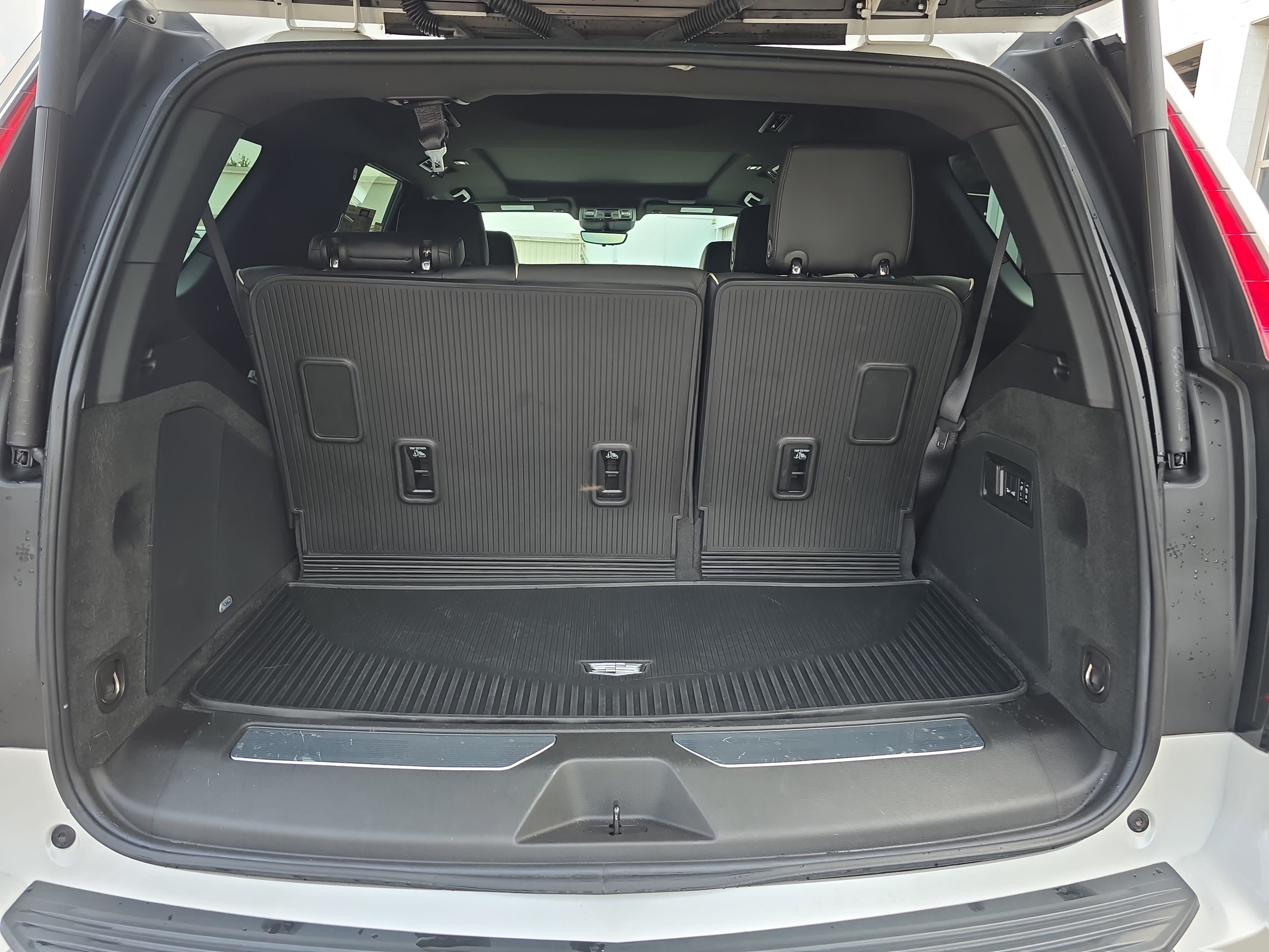 Certified 2024 Cadillac Escalade Premium Luxury w/ Performance Package AWD/4WD image 13