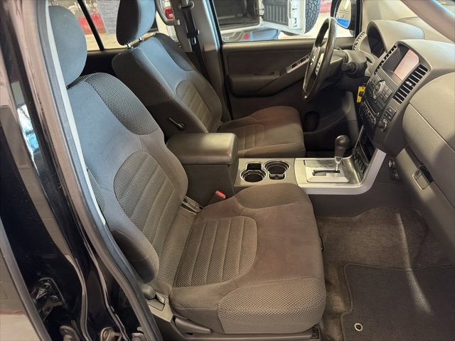 Used 2011 Nissan Pathfinder SV w/ Protection Pkg image 16