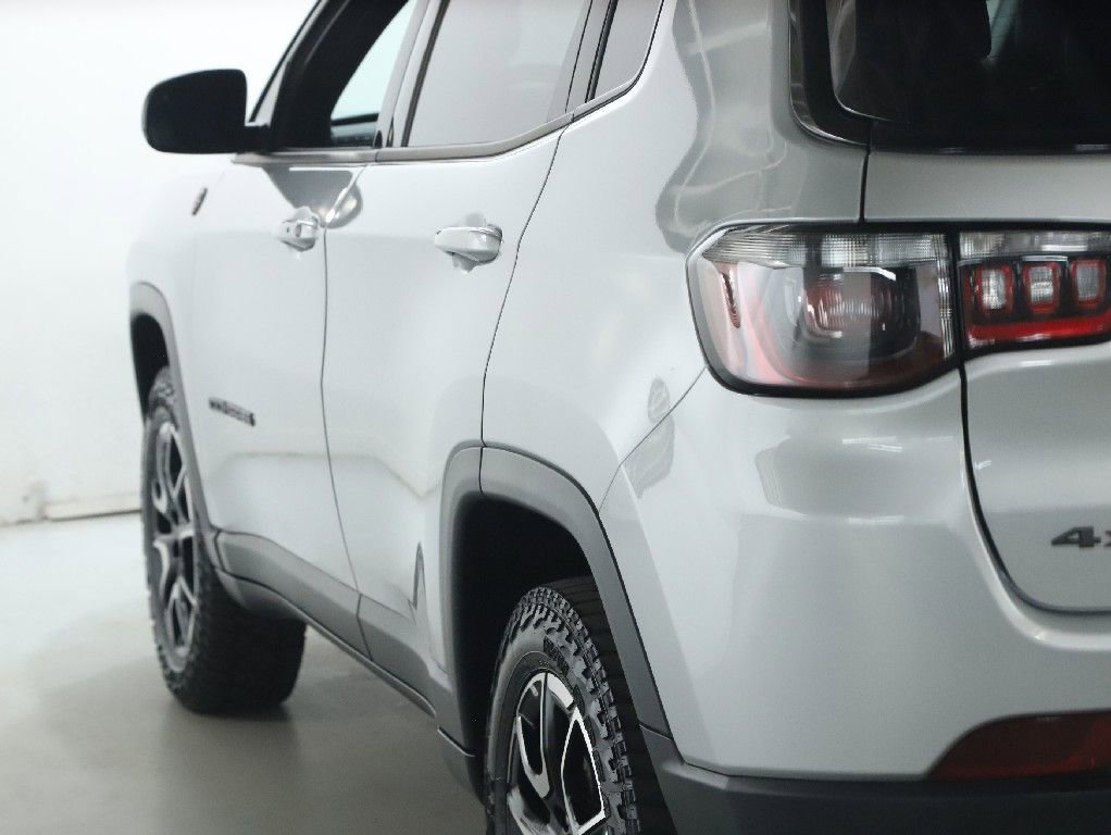 Used 2025 Jeep Compass Trailhawk image 41