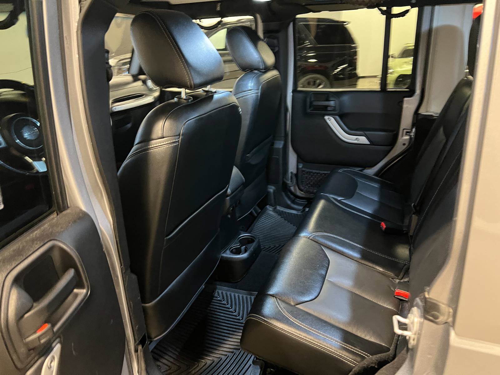 Used 2017 Jeep Wrangler Unlimited Rubicon image 24