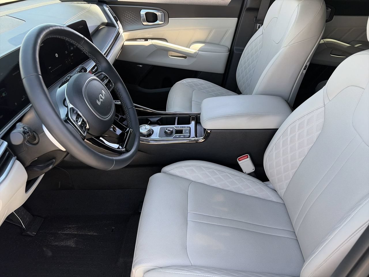 Certified 2025 Kia Sorento SX Prestige AWD/4WD image 18