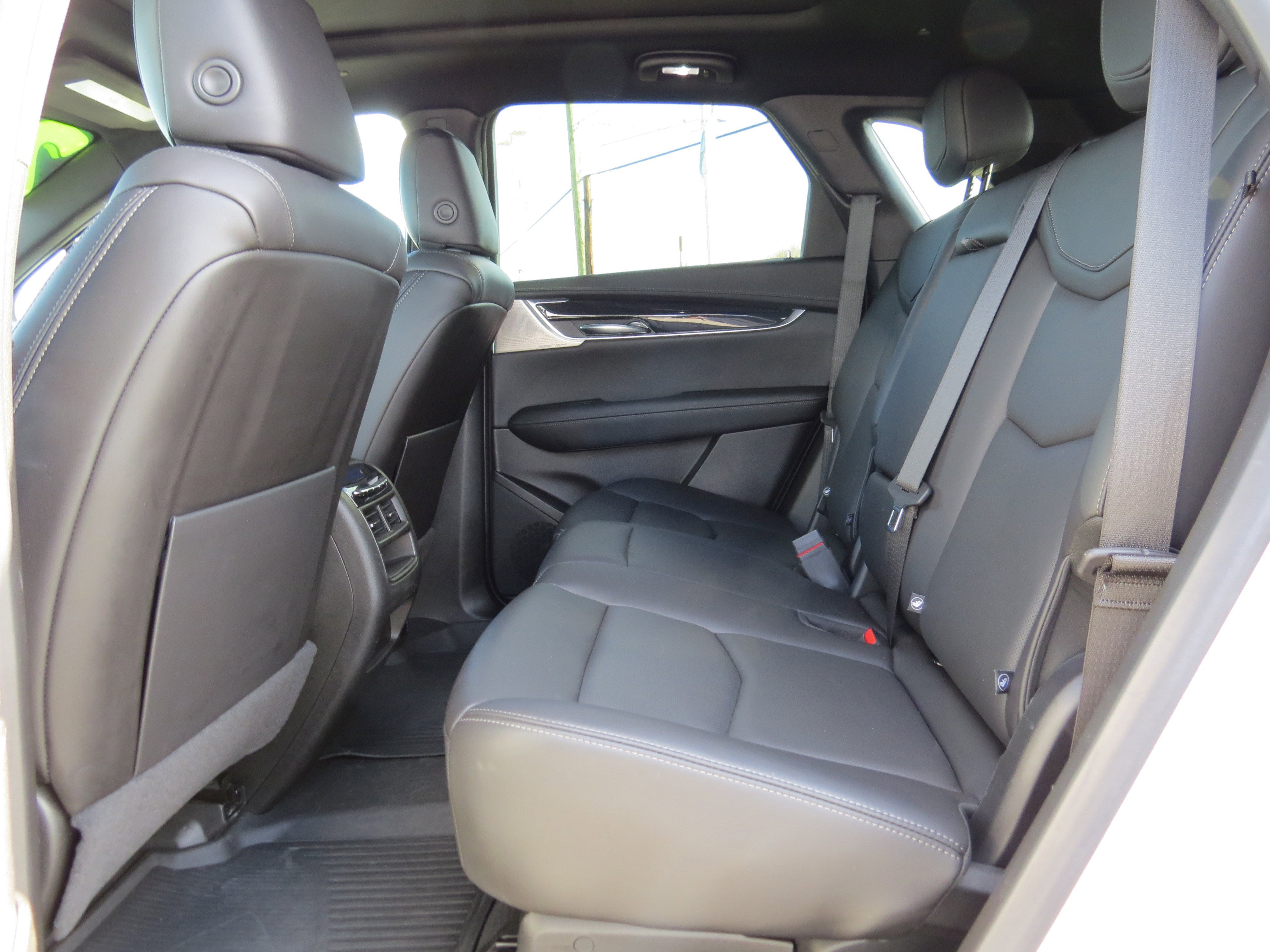 Certified 2023 Cadillac XT5 Premium Luxury w/ LPO, Floor Liner Package image 16