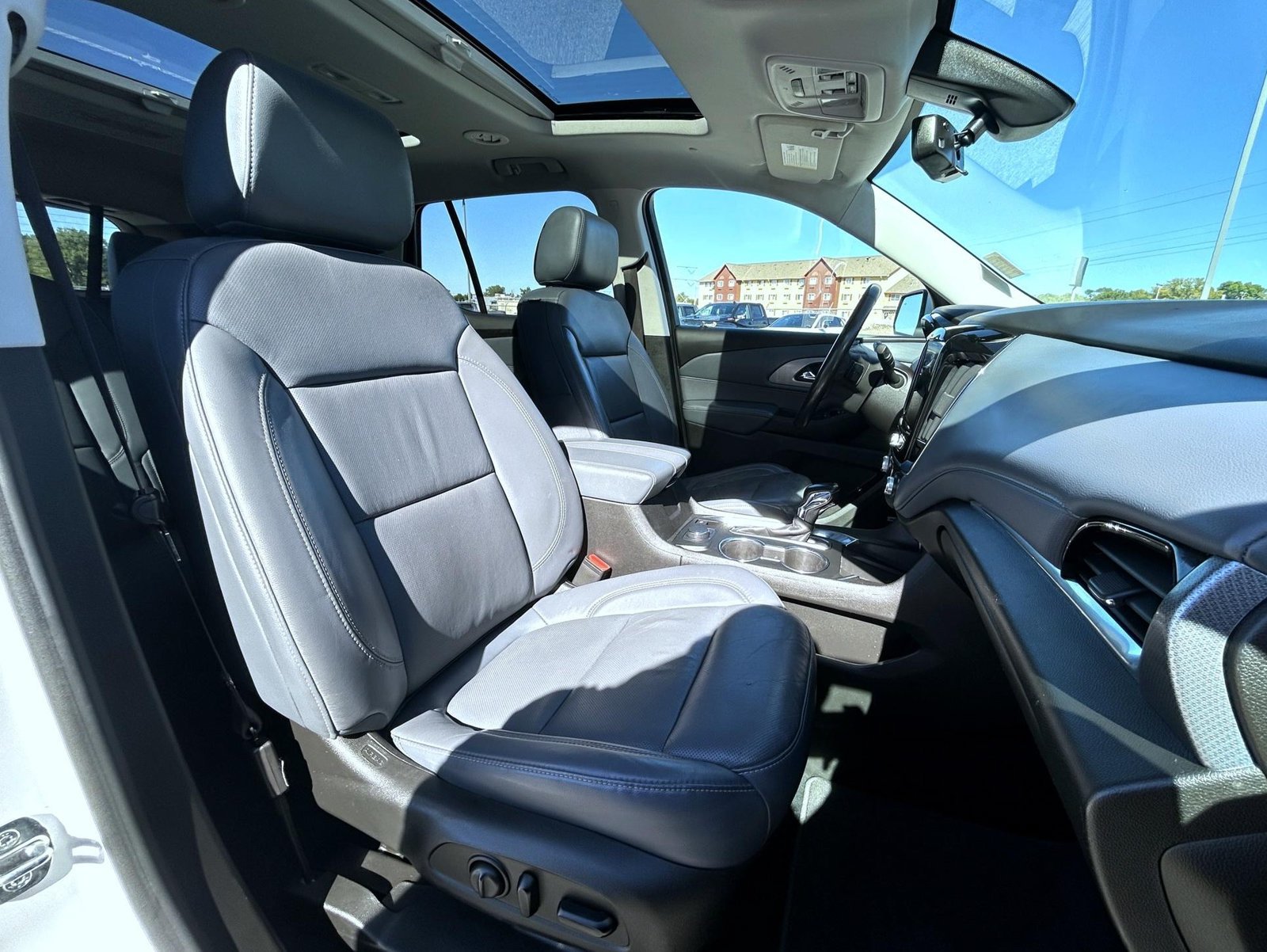 Certified 2021 Chevrolet Traverse Premier AWD/4WD image 17