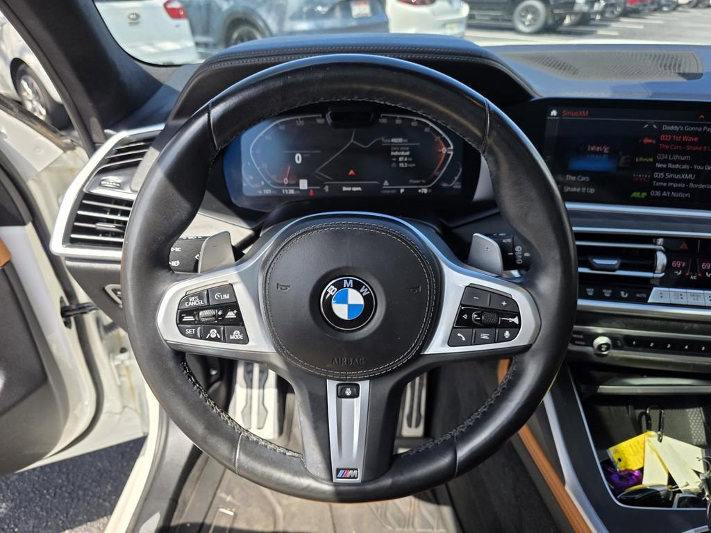 Used 2022 BMW X7 xDrive40i w/ M Sport Package image 16