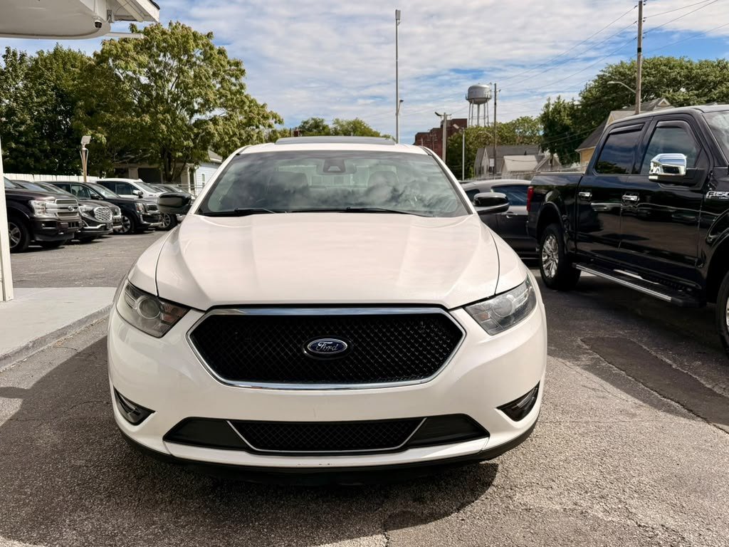 Used 2019 Ford Taurus SHO AWD/4WD image 19