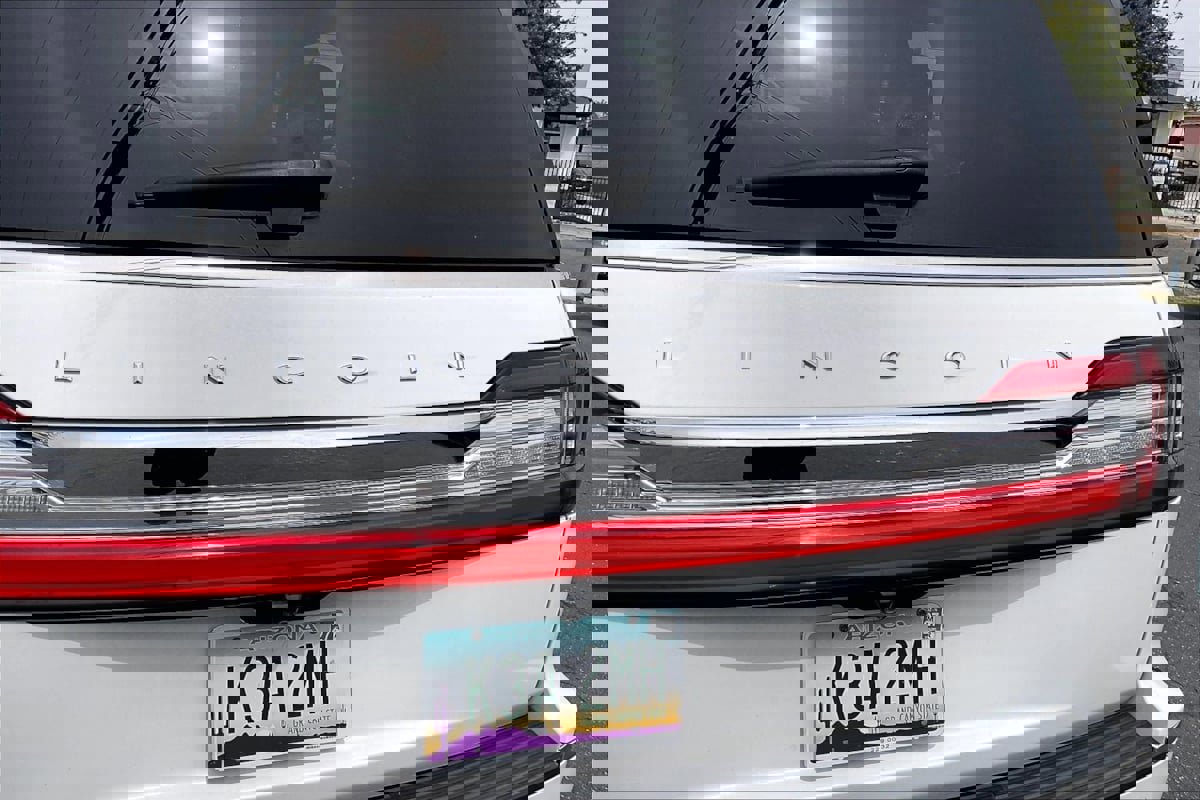 Used 2020 Lincoln Navigator Reserve image 8