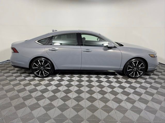Used 2024 Honda Accord Touring image 7