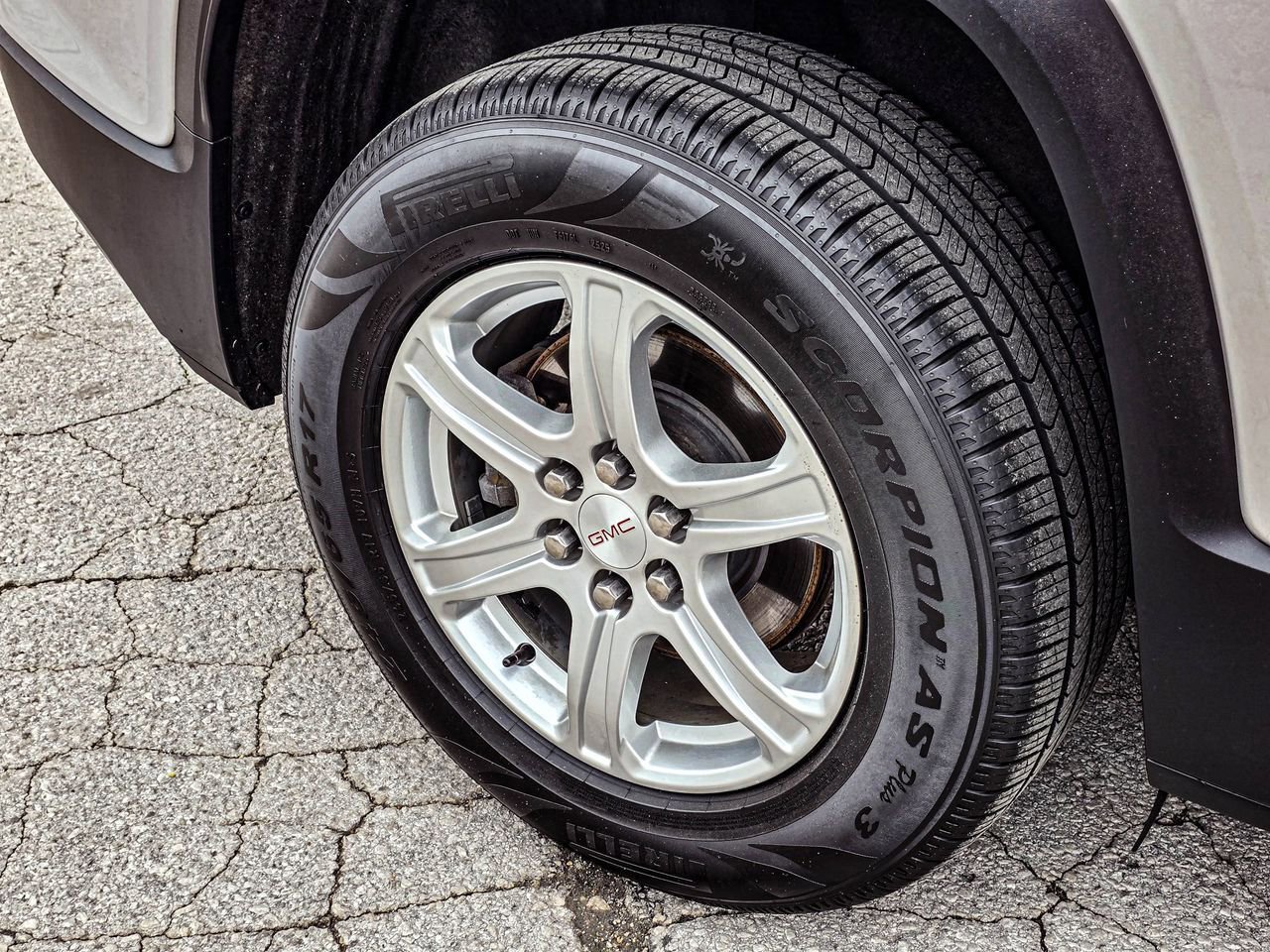 Used 2019 GMC Acadia SLE w/ LPO, Floor Liner Package image 12