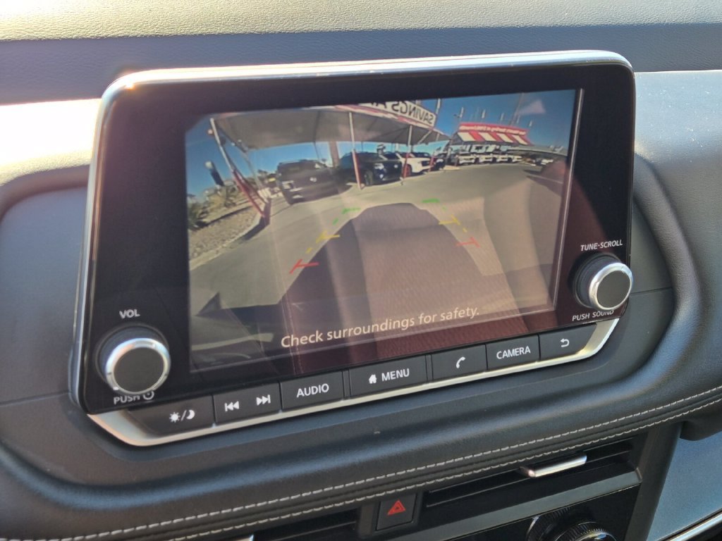 Certified 2025 Nissan Rogue SV FWD image 28
